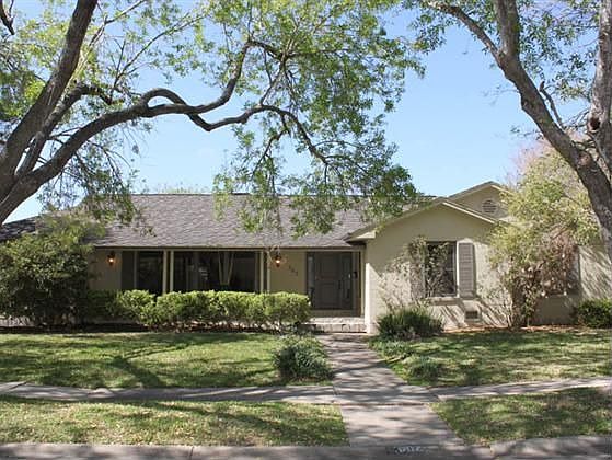 1st image of 302 Grant Pl