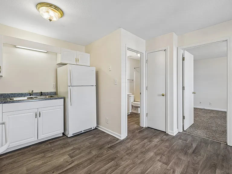 Legacy Village — Photo 93