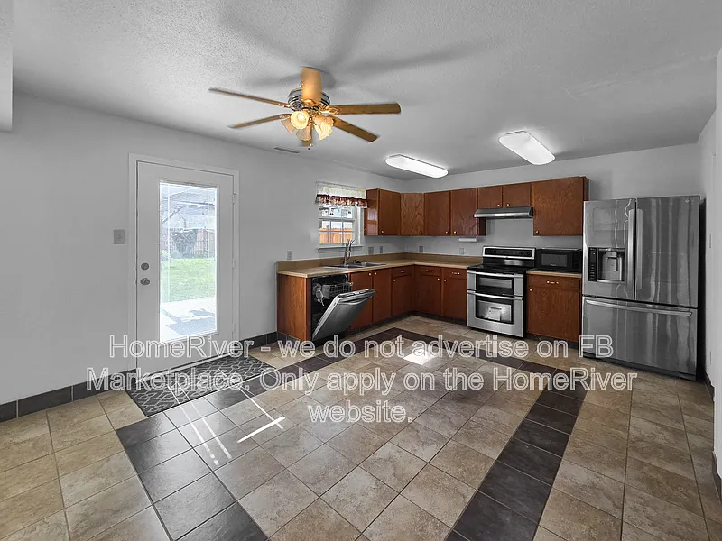 4 bed, 2.5 bath, 2226 sqft, $2,300 — Photo 4