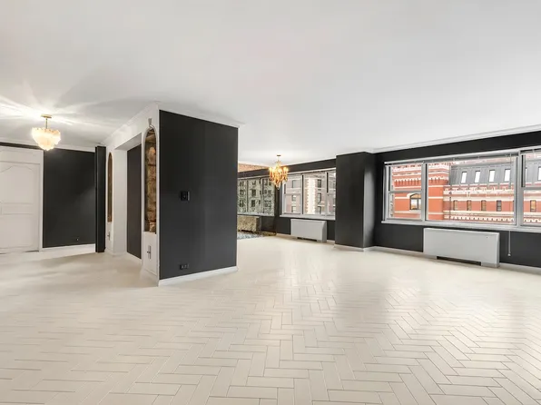 650 Park Avenue image 1 of 10