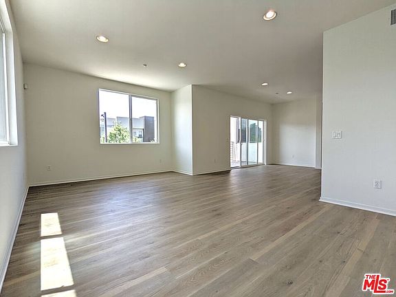 4th image of 13024 Union Ave Unit 201