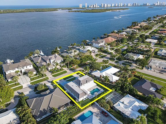 4th image of 861 Lakeside Dr