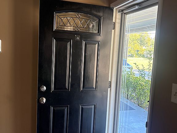 5th image of 520 Huron St