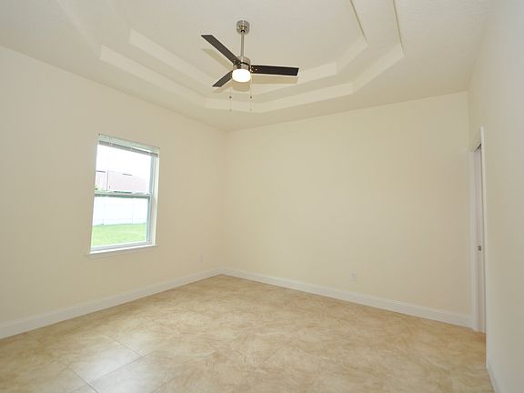 5th image of 17 Rainbow Ln Unit B