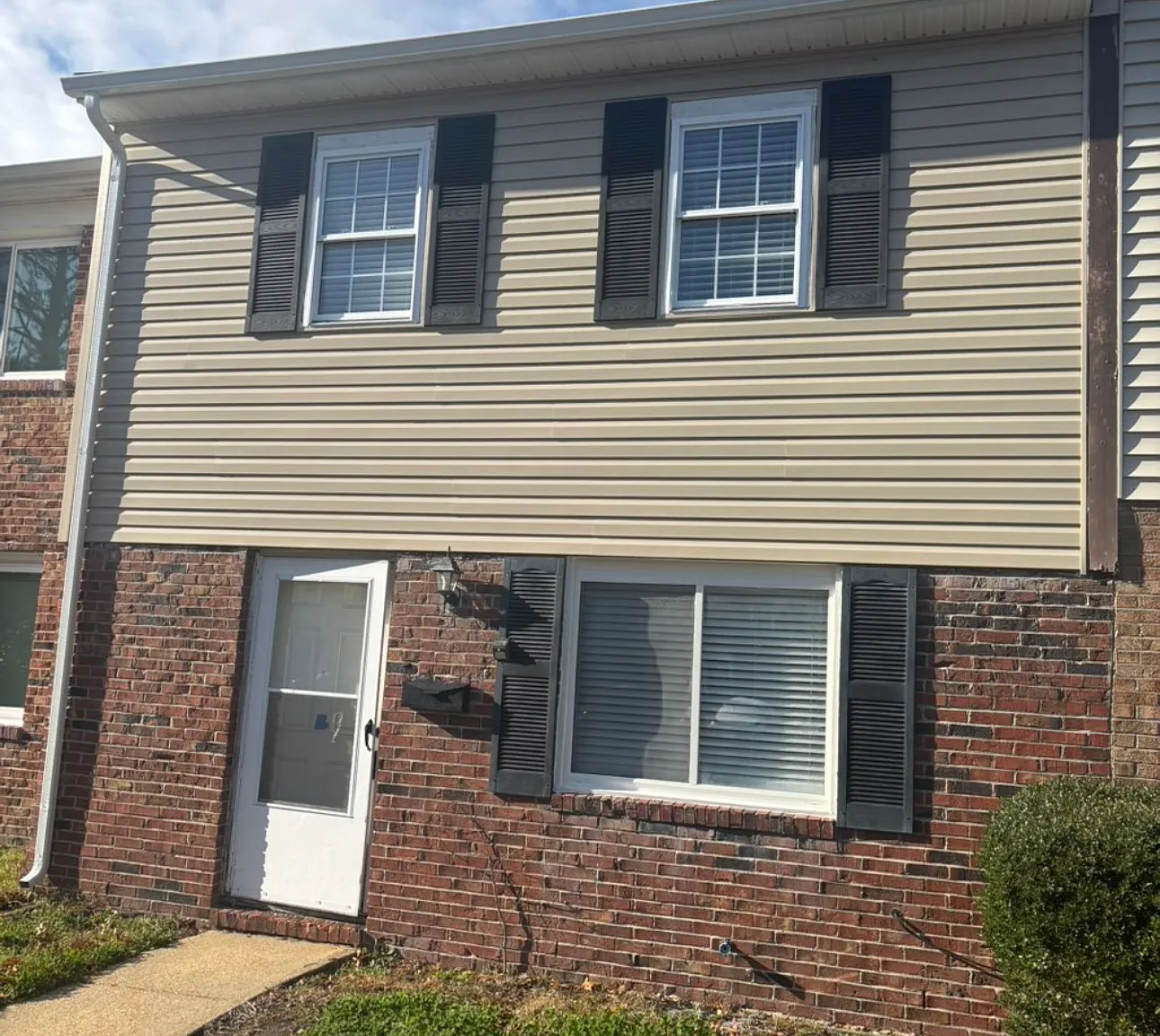 813 S Grosvenor Ct — Photo 1
