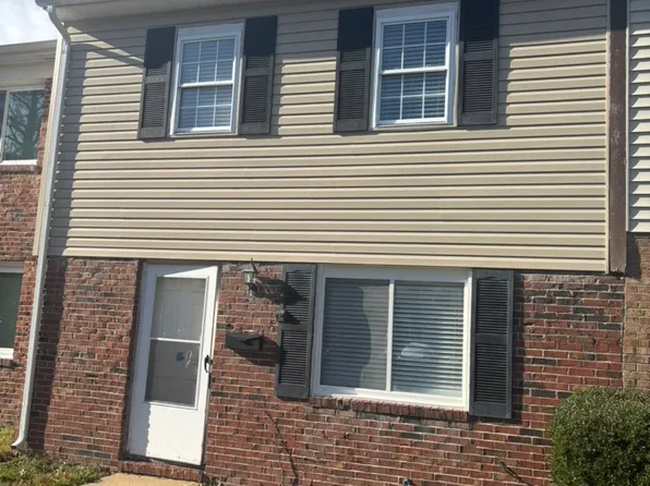 813 S Grosvenor Ct, Virginia Beach, VA 23462