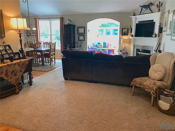 5th image of 8165 Sunset Ln
