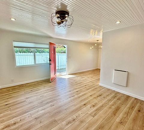 3rd image of 160 Ash Ave APT 1