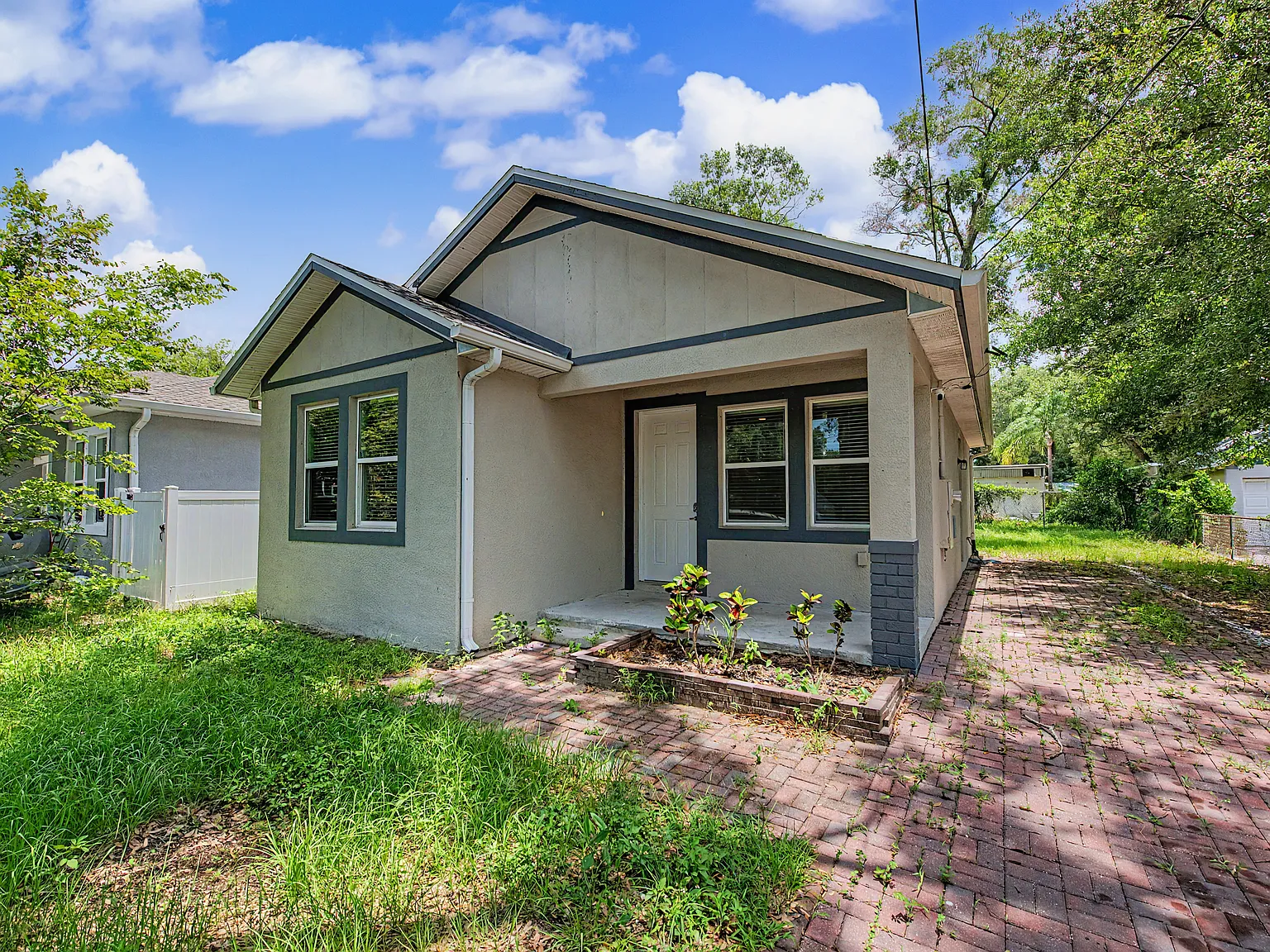 3 bed, 1350 sqft, $1,995 — Photo 2