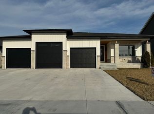 14630 Cavalier St, Waverly, NE 68462