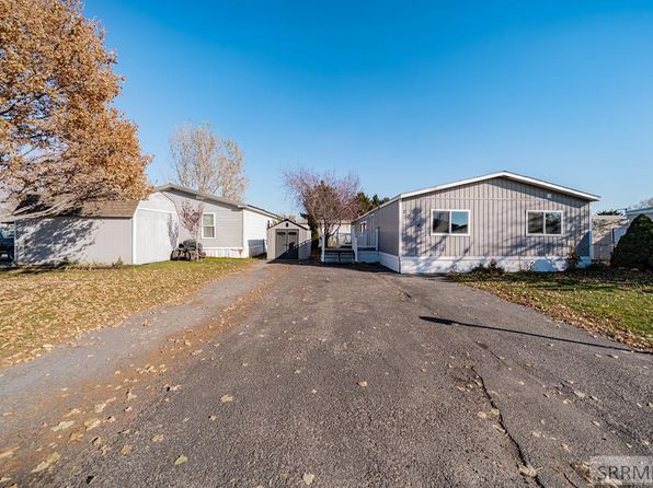 2374 N Pinewood Dr, Idaho Falls, ID 83401