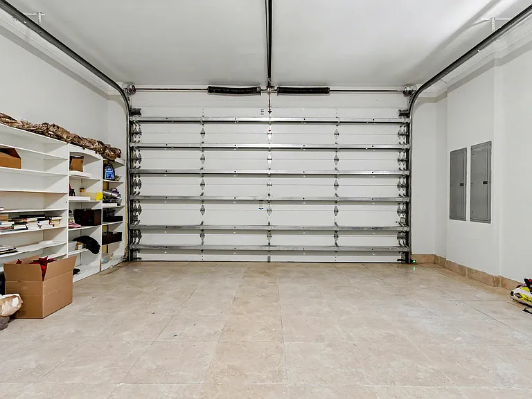 860 E Park Dr — Photo 57