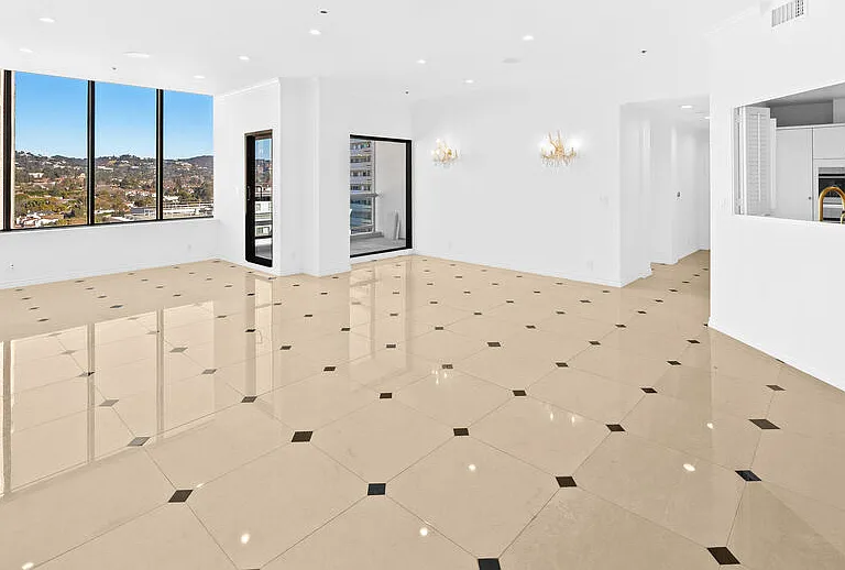 10724 Wilshire Blvd #Penthouse 1505 — Photo 2