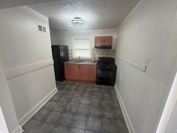 5th image of 349 Mueller Ave