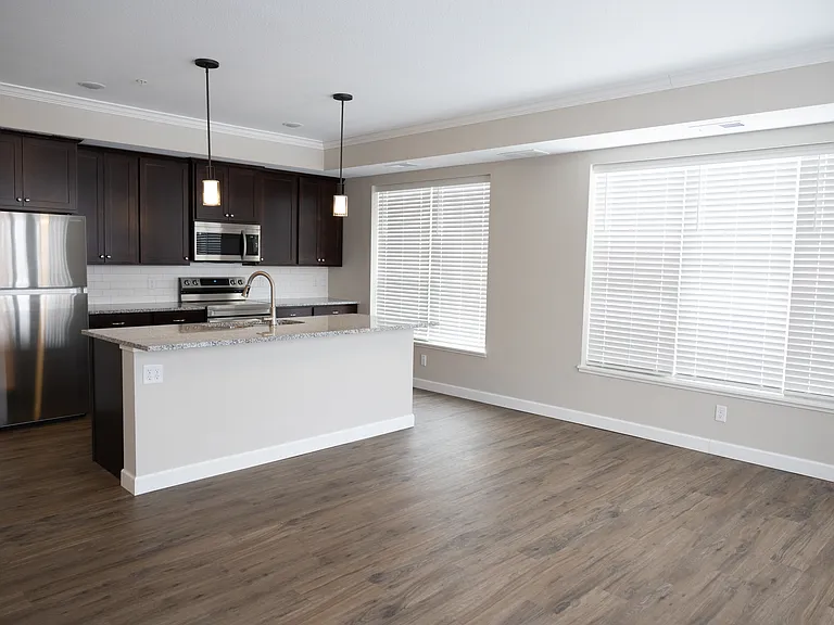 Eagan Heights Apartments — Photo 38