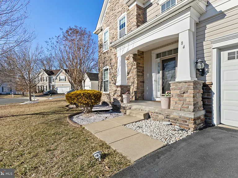 84 Wyndale Ct — Photo 56