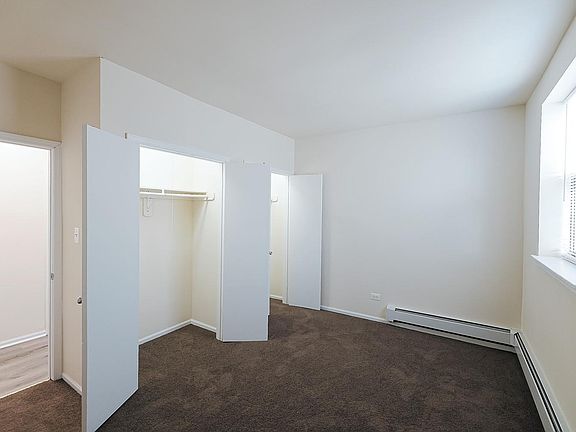5th image of 4631 S Lake Park Ave #121