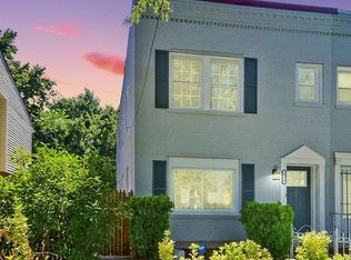 1319 49th St NE, Washington, DC 20019