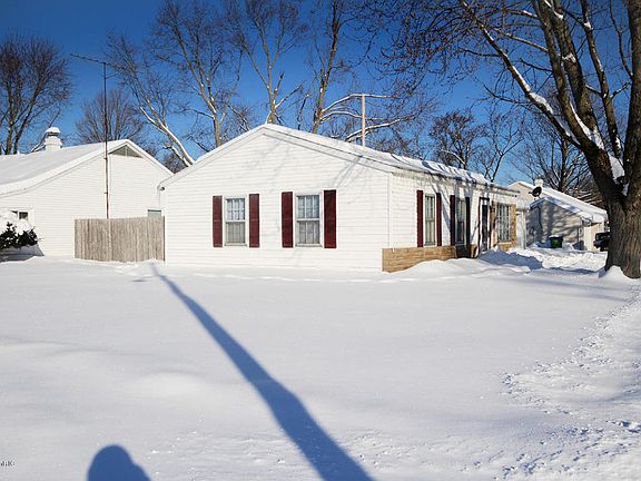 3rd image of 1630 Northfield Dr