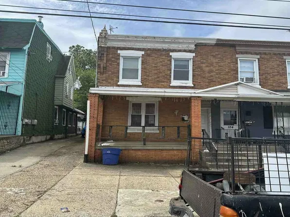 122 W Courtland St, Philadelphia, PA 19140