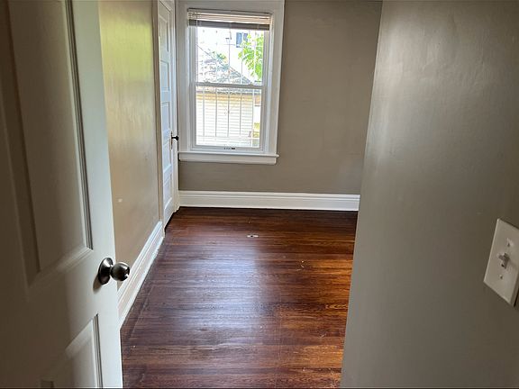 5th image of 73 Blaine Ave #1