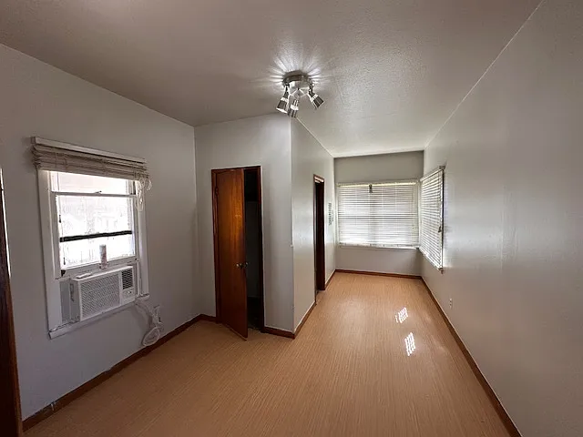 1616 Linden St — Photo 12