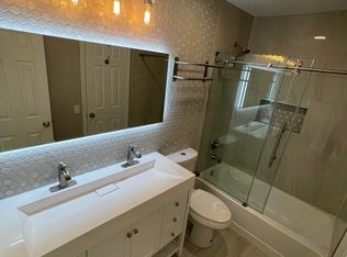 6631 High Valley Ln, Alexandria, VA 22315