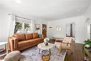 4 bed, 2.0 bath, $5,400 — Photo 2