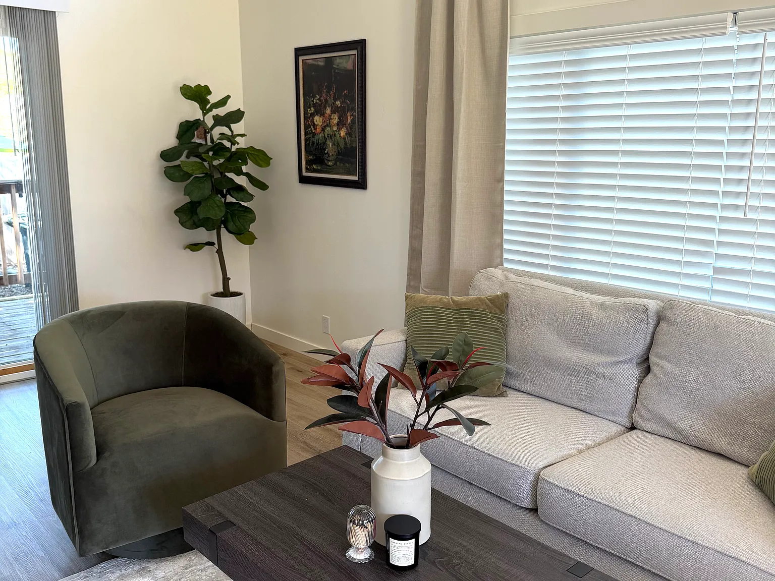 2 bed, 1000 sqft, $2,900 — Photo 2