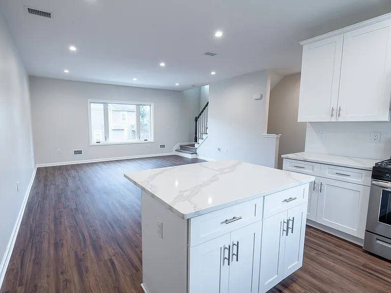 97 Main St #6 — Photo 5