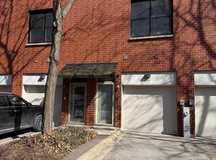 2917 N Claremont Ave, Chicago, IL