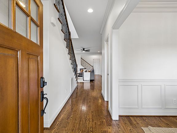 5th image of 706 47th Ave N