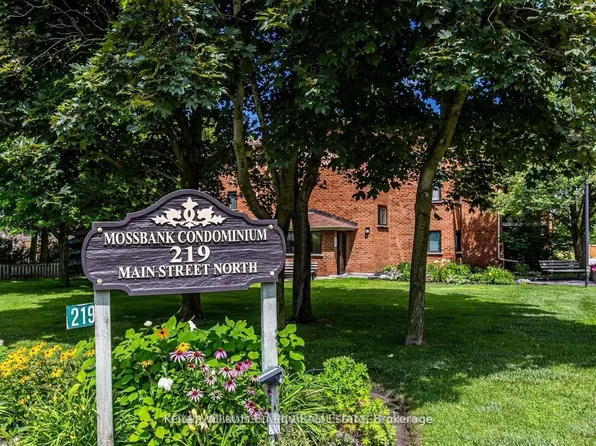 219 Main St N #304, Uxbridge, ON L9P 1C4