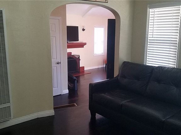 3rd image of 3317 Olive St