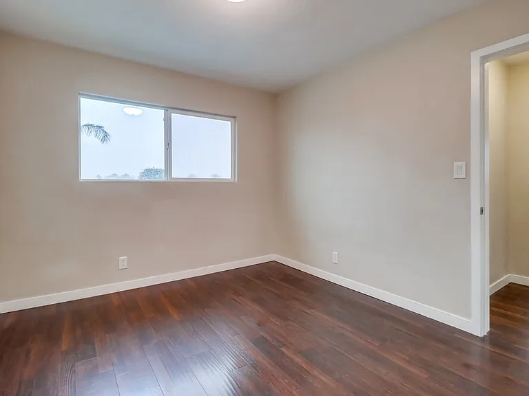 3523 J St — Photo 2
