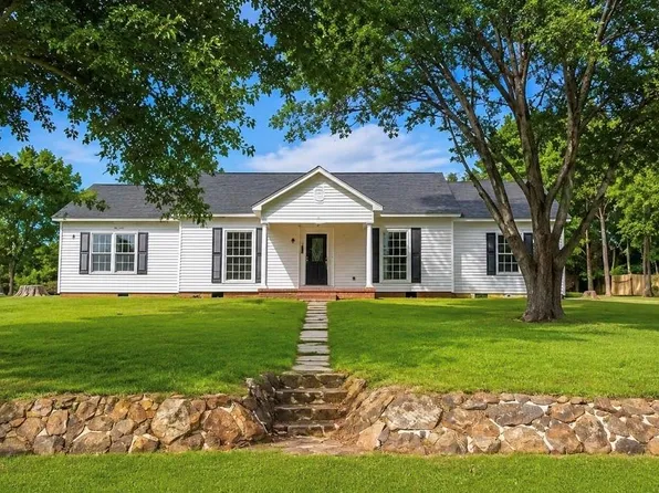 823 8th St, Cushing, TX 75760