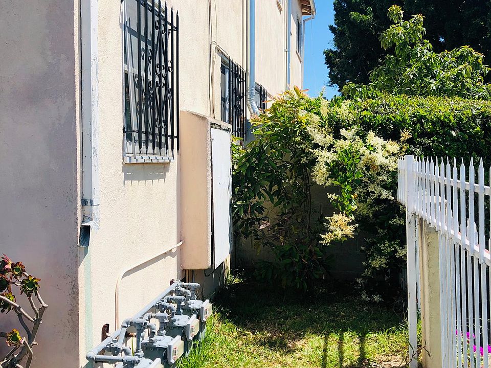 2nd image of 1316 W 110th St APT 2