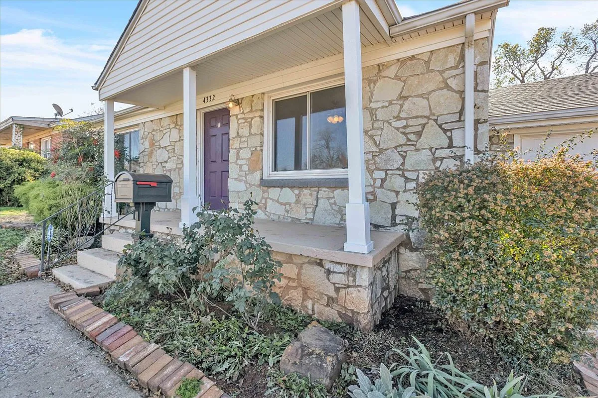 3 bed, 1053 sqft, $1,195 — Photo 4