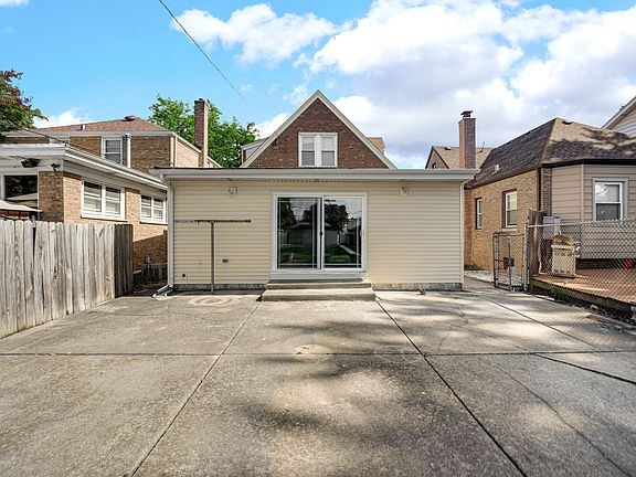 2nd image of 1830 N Neva Ave