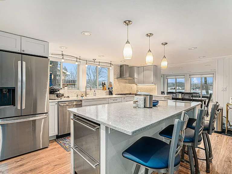 17437 Lakeview Dr — Photo 31