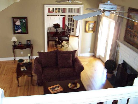 2nd image of 120 Glen Eagle Way
