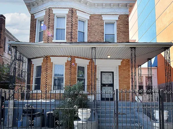 318 Pennsylvania Ave, Brooklyn, NY 11207