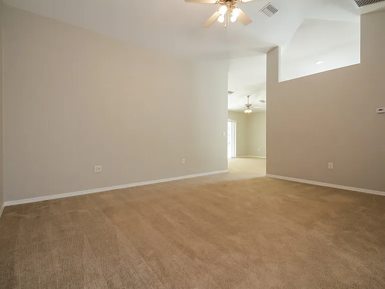 2815 93rd Ct E — Photo 3