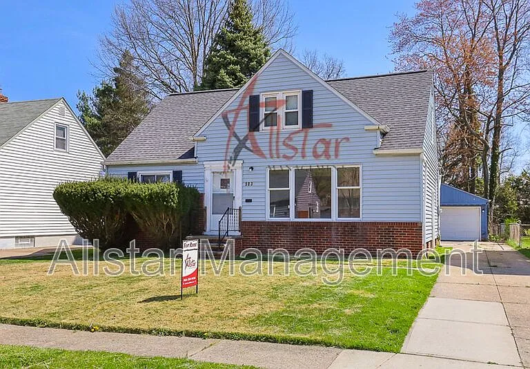983 Clinton Ave — Photo 3