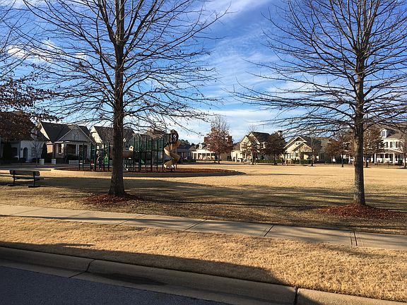 5th image of 713 Courtneyanna Pl