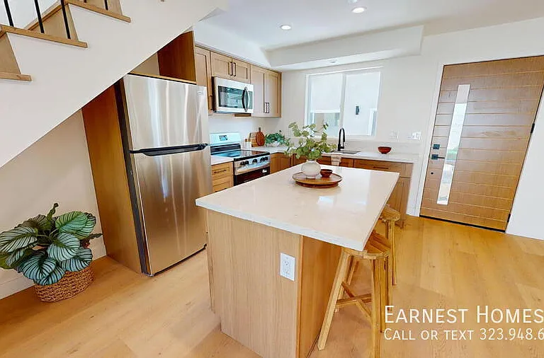 6445 Satsuma Ave #1/2 — Photo 6