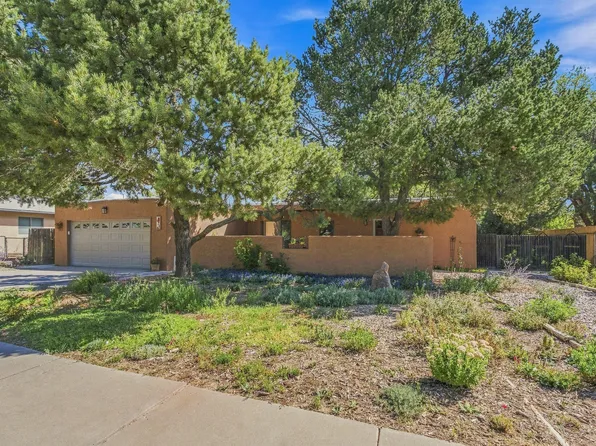 621 Paige Loop, White Rock, NM 87547