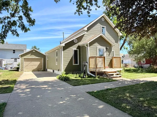 503 E 7th St, Storm Lake, IA 50588