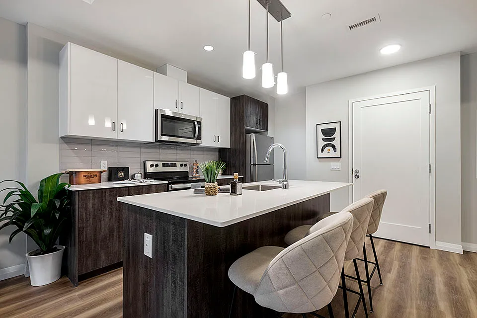 Vale Station Apartments — Photo 4