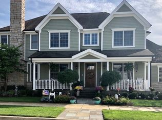 627 S Sunnyside Ave, Elmhurst, IL 60126